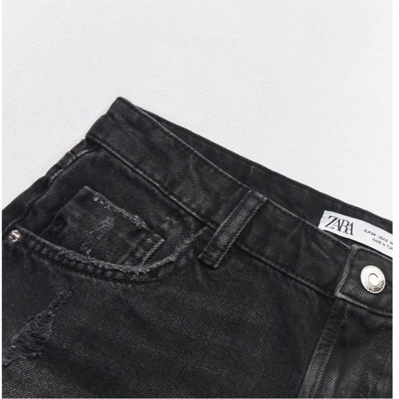ZARA LOW RISE RIPPED DENIM SHORTS - Picture 2 of 5